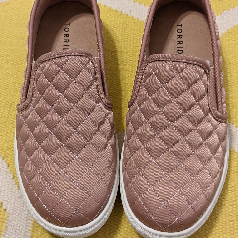 NWOT Torrid Pink Quilted Slip Ons size 9.5w